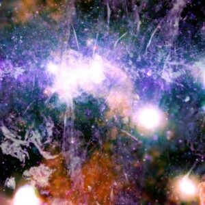 12 تصویر رؤیایی از زمین در آغوش کهکشان راه‌شیری