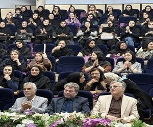 از ماما های نمونه دانشگاه تجلیل شد