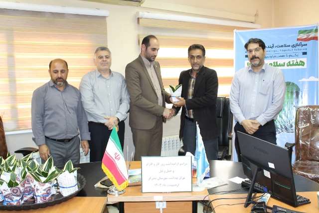 از پرسنل خدماتی ، روزمزد ، شرکتی و راننده های قراردادی و استیجاری مرکز بهداشت بندرگز تجلیل شد از پرسنل خدماتی ، روزمزد ، شرکتی و راننده های قراردادی و استیجاری مرکز بهداشت بندرگز تجلیل شد