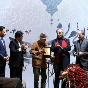 اعطای نشان اصالت به علی نصیریان