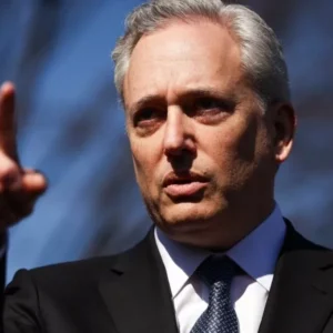 تزار هوش مصنوعی آمریکا ایده تصاحب مشاغل توسط هوش مصنوعی را اغراق‌آمیز می‌داند