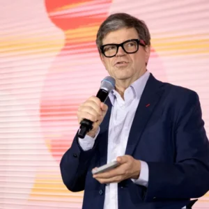 توصیه مهم «یان لکان» برای دانشجویانی که دنبال ورود به هوش مصنوعی هستند توصیه مهم «یان لکان» برای دانشجویانی که دنبال ورود به هوش مصنوعی هستند