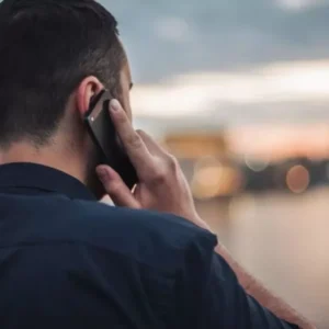 محققان مکالمات تلفنی را از طریق لرزش‌های نامحسوس گوشی شنود کردند