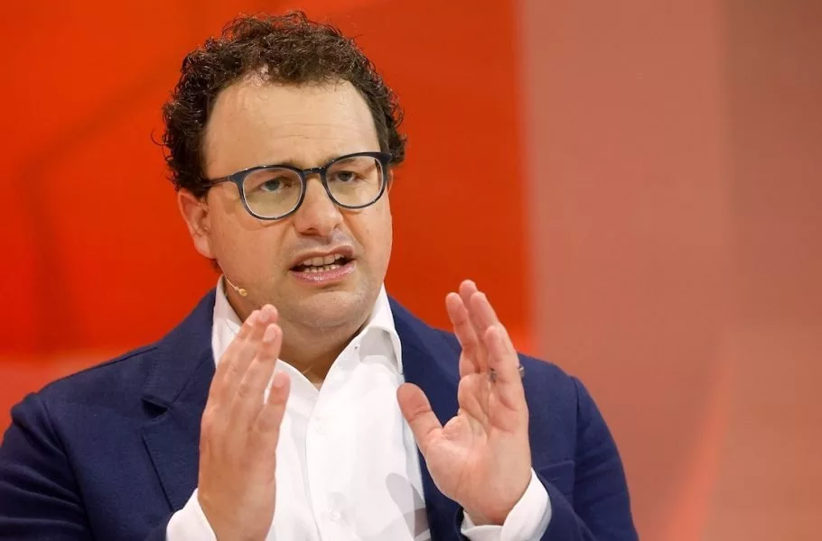 مدیرعامل آنتروپیک: ۹۰ درصد کدهای ما را هوش مصنوعی مینویسد مدیرعامل آنتروپیک: ۹۰ درصد کدهای ما را هوش مصنوعی مینویسد
