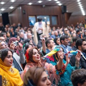 مفاخر لر در جشنواره بلوط؛ از ورزشکاران ملی تا هنرمندان / نغمههای لری در دل پایتخت پیچید مفاخر لر در جشنواره بلوط؛ از ورزشکاران ملی تا هنرمندان / نغمههای لری در دل پایتخت پیچید