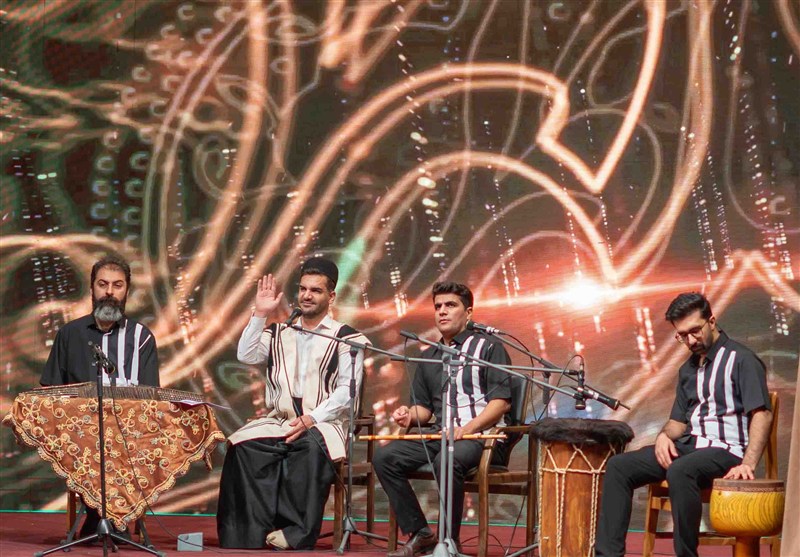 مفاخر لر در جشنواره بلوط؛ از ورزشکاران ملی تا هنرمندان / نغمههای لری در دل پایتخت پیچید استان لرستان , گروه موسیقی شینهوا ,