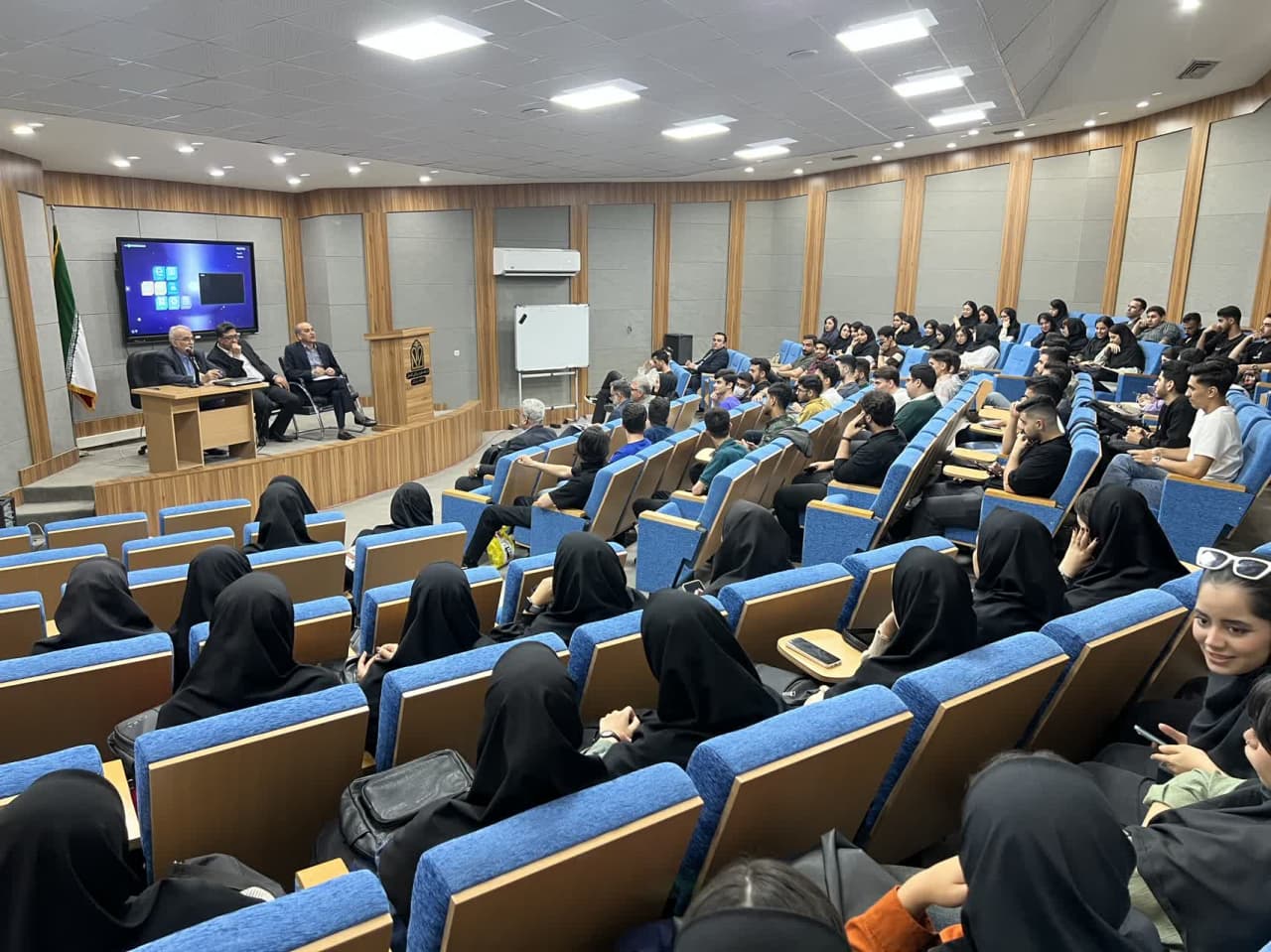 نشست صریح دانشجویان علوم پزشکی گلستان با معاون آموزشی وزارت بهداشت؛ از چالش افزایش ظرفیت دانشجویان پزشکی تا کمبود بودجه و زیرساخت نشست صریح دانشجویان علوم پزشکی گلستان با معاون آموزشی وزارت بهداشت؛ از چالش افزایش ظرفیت دانشجویان پزشکی تا کمبود بودجه و زیرساخت