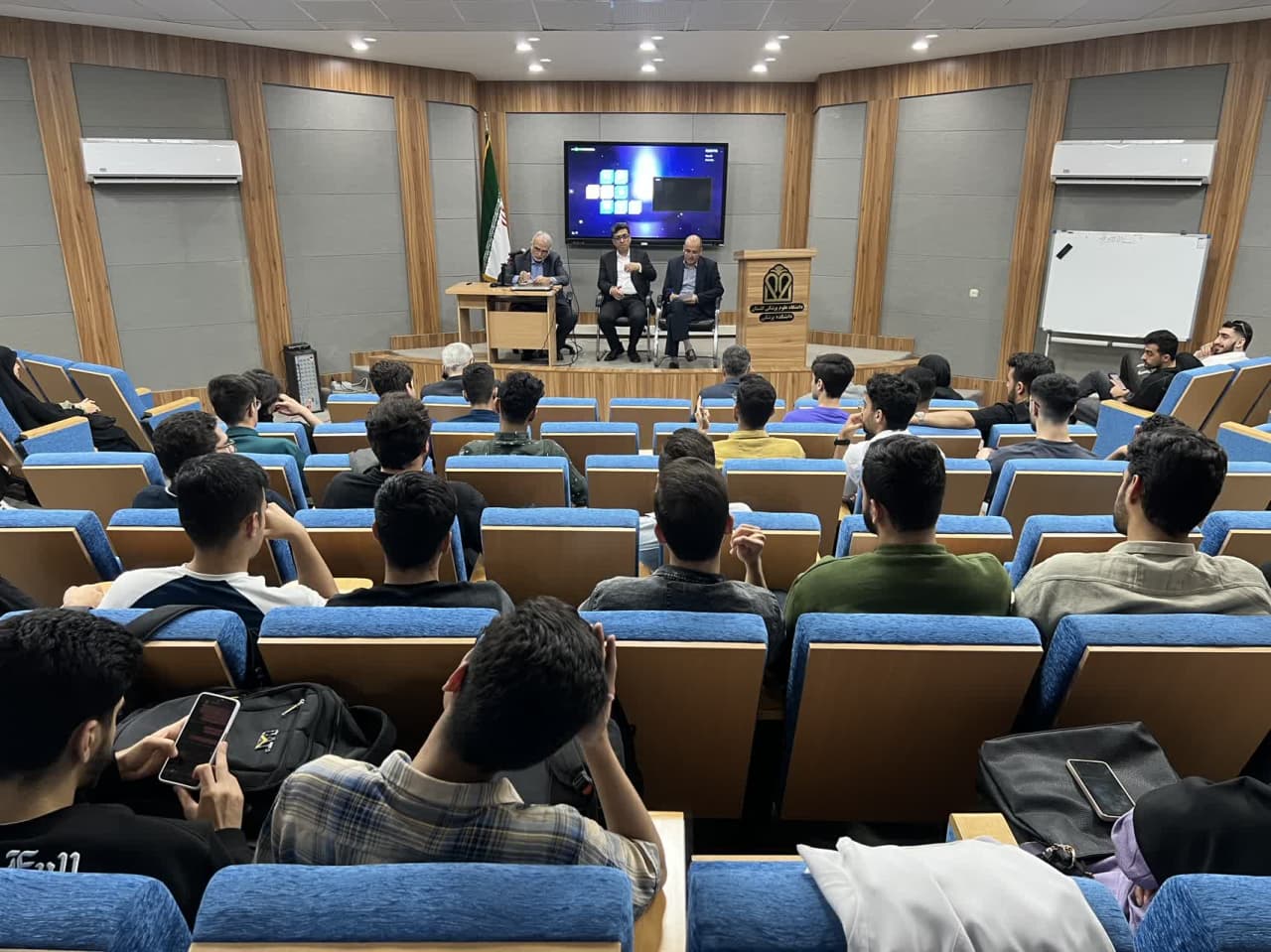 نشست صریح دانشجویان علوم پزشکی گلستان با معاون آموزشی وزارت بهداشت؛ از چالش افزایش ظرفیت دانشجویان پزشکی تا کمبود بودجه و زیرساخت نشست صریح دانشجویان علوم پزشکی گلستان با معاون آموزشی وزارت بهداشت؛ از چالش افزایش ظرفیت دانشجویان پزشکی تا کمبود بودجه و زیرساخت