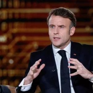 امانوئل مکرون برای جلب توجهات به اجلاس هوش مصنوعی، دیپ‌فیک‌های خودش را به اشتراک گذاشت