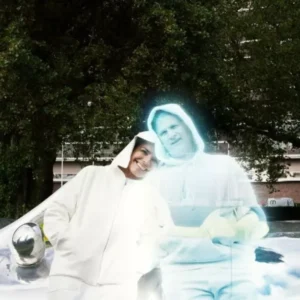 این زن می‌خواهد برای اولین‌بار در جهان با یک هولوگرام هوش مصنوعی ازدواج کند!