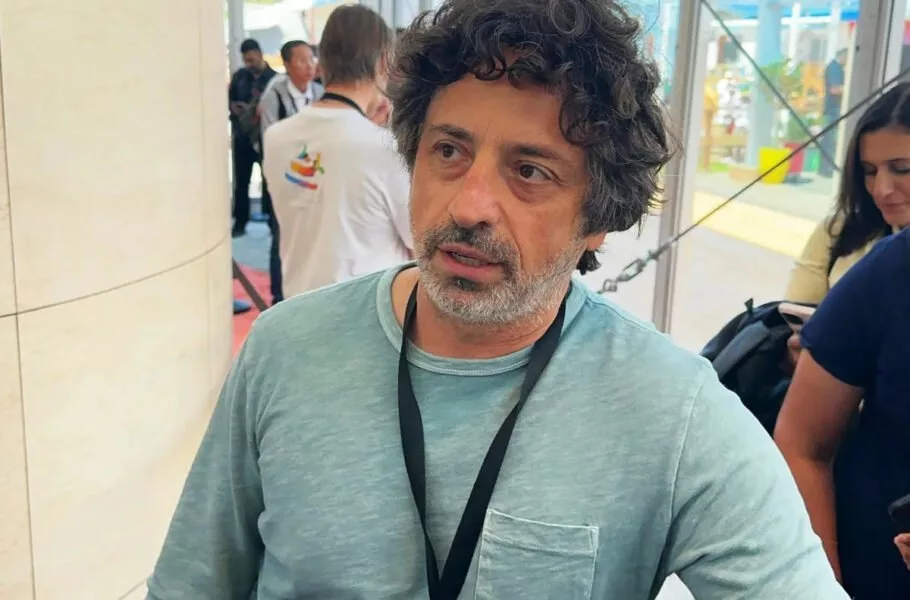 «سرگی برین» درباره برنامههای هوش مصنوعی گوگل و پروژه گلس صحبت کرد «سرگی برین» درباره برنامههای هوش مصنوعی گوگل و پروژه گلس صحبت کرد