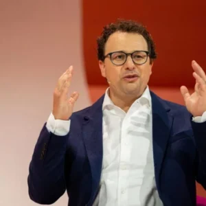 مدیرعامل آنتروپیک: هوش مصنوعی تا یک دهه دیگر می‌تواند عمر انسان را دوبرابر کند