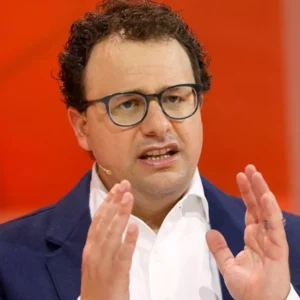 مدیرعامل آنتروپیک: هوش مصنوعی می‌تواند 50 درصد از مشاغل دفتری ابتدایی را از بین ببرد