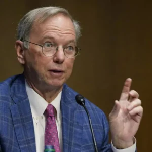  مدیرعامل سابق گوگل خواستار سرمایه‌گذاری بیشتر روی دیتاسنترهای هوش مصنوعی شد