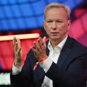 مدیرعامل سابق گوگل: سیستم‌های قدرتمند هوش مصنوعی در مراکز نظامی مستقر خواهند شد