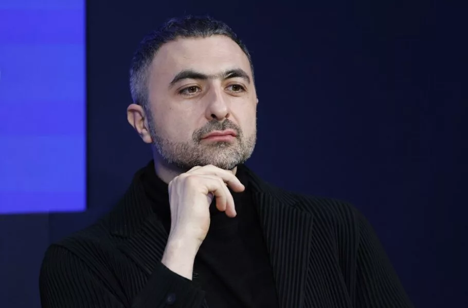 «مصطفی سلیمان»، همبنیانگذار دیپمایند گوگل، مدیرعامل واحد هوش مصنوعی مایکروسافت شد «مصطفی سلیمان»، همبنیانگذار دیپمایند گوگل، مدیرعامل واحد هوش مصنوعی مایکروسافت شد