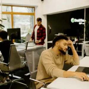 مطالعه جدید: ChatGPT پرکاربردترین ابزار هوش مصنوعی در محیطهای کاری است مطالعه جدید: ChatGPT پرکاربردترین ابزار هوش مصنوعی در محیطهای کاری است