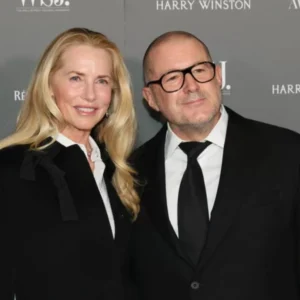 همسر سابق استیو جابز به تولید دستگاه OpenAI و جانی آیو واکنش مثبت نشان داد