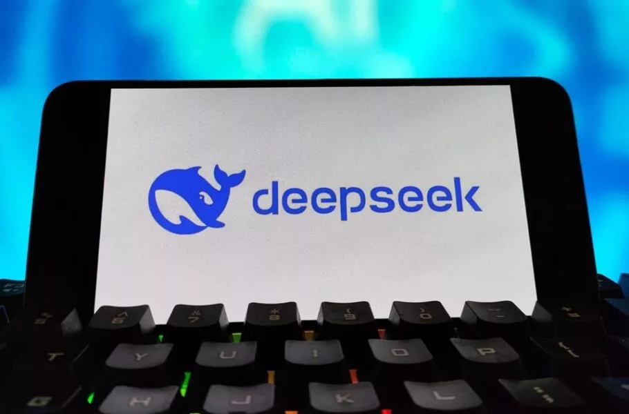 هوش مصنوعی چینی DeepSeek بازار سهام آمریکا را متزلزل کرد: سقوط یک تریلیون دلاری هوش مصنوعی چینی DeepSeek بازار سهام آمریکا را متزلزل کرد: سقوط یک تریلیون دلاری