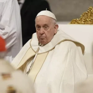 پاپ فرانسیس خواستار ممنوعیت جهانی استفاده از سلاح‌های هوش مصنوعی شد