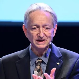 پدرخوانده هوش مصنوعی: به احتمال 10 تا 20 درصد، بشر تا 30 سال دیگر توسط هوش مصنوعی نابود میشود پدرخوانده هوش مصنوعی: به احتمال 10 تا 20 درصد، بشر تا 30 سال دیگر توسط هوش مصنوعی نابود میشود