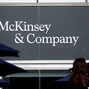 چت‌باتی با پشتوانه ۱۰۰ سال مشاوره؛ ۷۰ درصد کارمندان مکینزی حالا از هوش مصنوعی استفاده می‌کنند