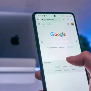 گوگل پاسخ‌های عجیب هوش مصنوعی خود را حذف می‌کند؛ AI Overviews دردسرساز شد