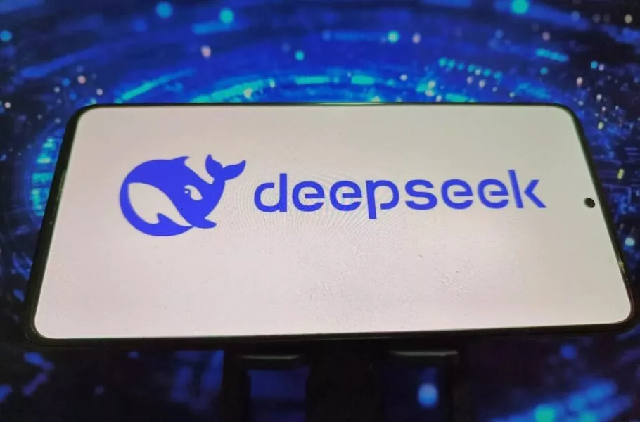 DeepSeek اپ استور آمریکا را فتح کرد؛ هوش مصنوعی چینی در صدر پردانلودترین اپلیکیشنها DeepSeek اپ استور آمریکا را فتح کرد؛ هوش مصنوعی چینی در صدر پردانلودترین اپلیکیشنها