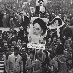 انقلابی که تمام نشد