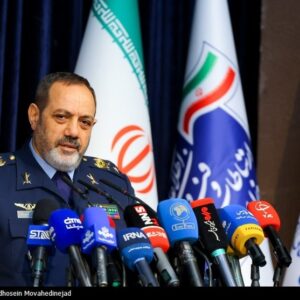 تاکید وزیر دفاع بر دستیابی به فناوری پرتابگر هواپایه و حضور در مدارژئو