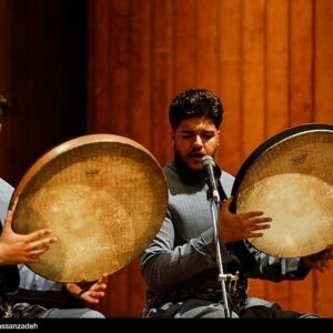 دف نوازان کردستان شب آئین هنر و موسیقی را آغاز کردند