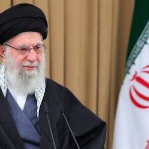 ادای دین هنرمندان با نشان "رهبر شهید"