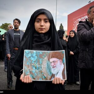 امروز قامت ایران داغدار است اما خمیده نیست