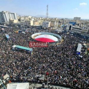 تشییع حماسی شهیدان لاریجانی، سلیمانی و دریادلان ناو دنا در تهران