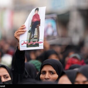 فرشته‌های مینابی نماد مظلومیت کودکان و نوجوانان ایرانی‌اند