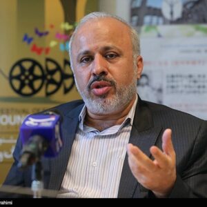میرعلایی: هنرمندان باید امروز در کنار مردم باشند/شاید فردا دیر باشد