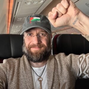 کارگردان ترک: اسراییل به کشتن کودکان غزه قانع نشد، کودکان ایران را کشت