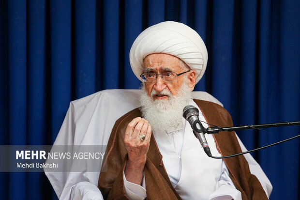 آیت الله نوری همدانی: امروز حفظ وحدت واجب و ایجاد اختلاف حرام است