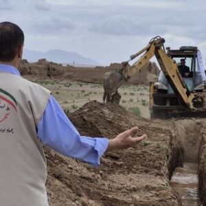 ایثار جهادگران گروه جهادی شهدا برای رفع بی آبی روستای عبدالملکی سبزوار