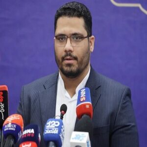 بازسازی ۳۰ بازار میوه و تره‌بار آسیب دیده در جنگ تحمیلی سوم