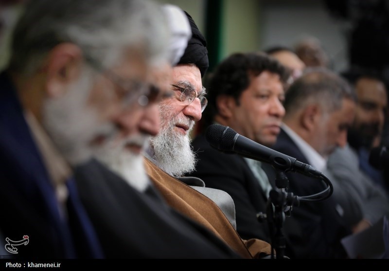 «بزن که خوب میزنی»؛ پرمخاطبترین شعر جنگ که 20دقیقهای تولید شد شعر , ادبیات مقاومت , جنگ ,