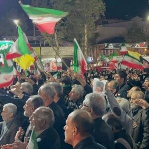 تجمع شبانه فومنی‌ها به شب پنجاه و پنجم رسید