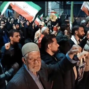 تجمع مردم مارگون در شب پنجاه و هفتم