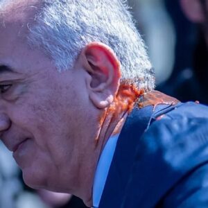 خواننده موسیقی پاپ: بمب مداخله بشر دوستانه و سس حمله تروریستی است!