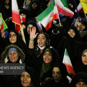دختران زنجانی از شکوه حماسه حضور در صحنه دفاع از وطن می‌گویند