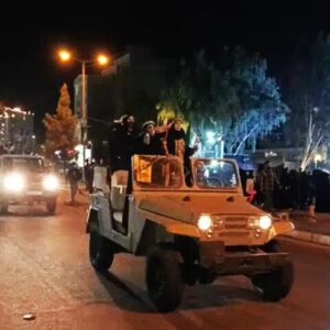 رژه نظامی بانوان زاهدانی در حمایت از ایران