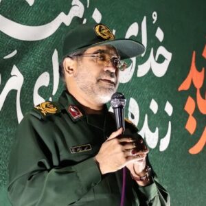 سپاه به پشتوانه مردم مقابل استکبار ایستادگی می‌کند