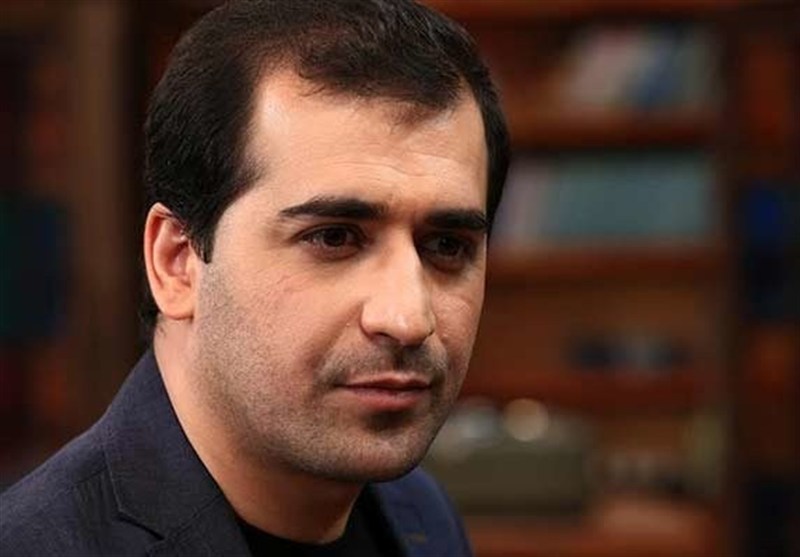 شعرخوانی حمید برقعی در پاتوق هنرمندان/ما اربعین «وَ اعْتَصِمُوا» هستیم