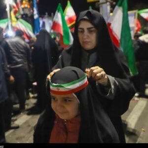 مؤلفههای الگوی سوم زن از نگاه رهبر شهید مؤلفههای الگوی سوم زن از نگاه رهبر شهید