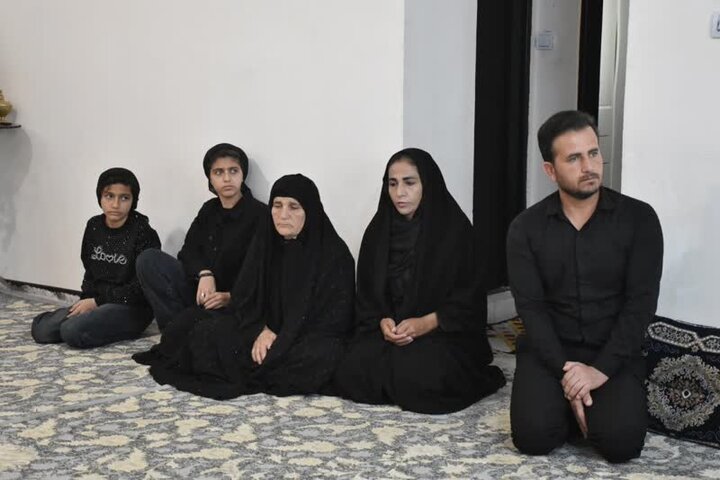 مسئولان بنیاد شهید با خانواده شهیدان «دالوند» و «سالاروند» دیدار کردند مسئولان بنیاد شهید با خانواده شهیدان «دالوند» و «سالاروند» دیدار کردند